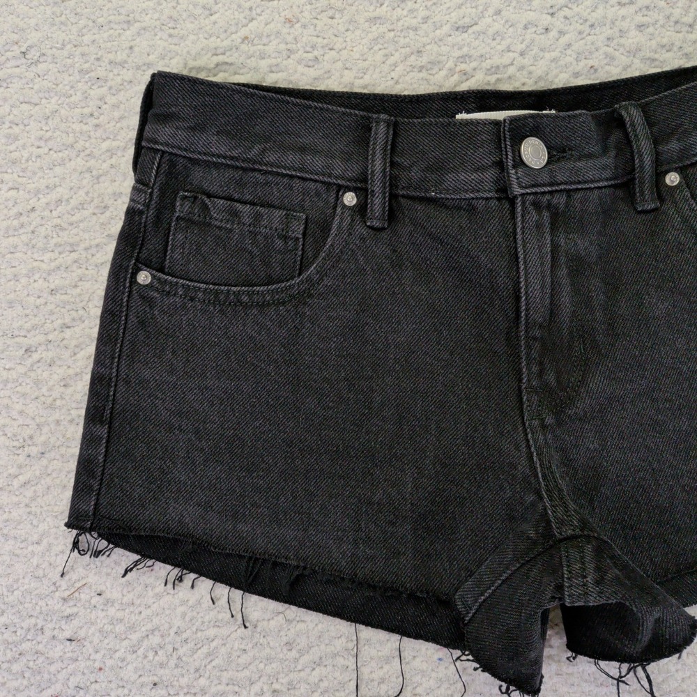 PacSun Womens Low Rise Short‎ Black Denim Cut Off Frayed Hem Size 26 829SP236551 - Picture 6 of 9